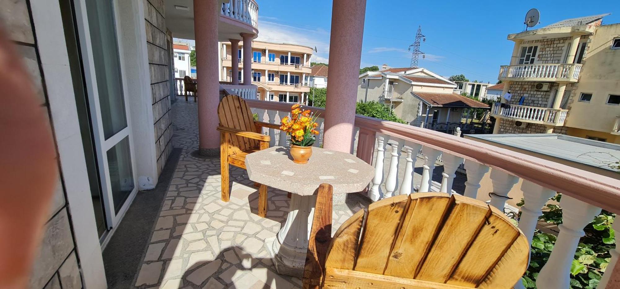 Kurt Apartaments Ulcinj Bilik gambar